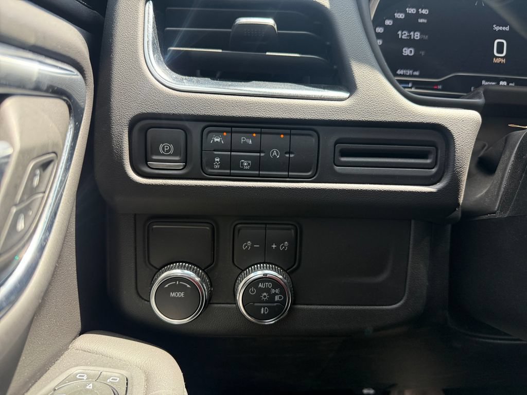 Used 2023 GMC Yukon SLT w/ SLT Premium Package RWD image 25