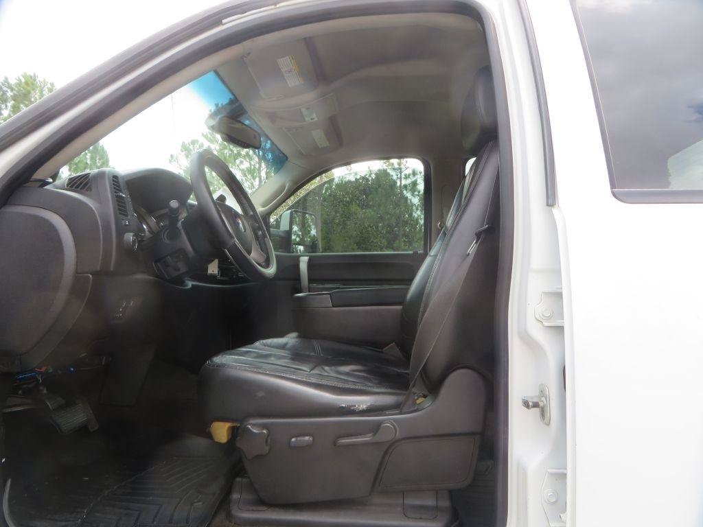 Used 2008 Chevrolet Silverado 2500 LT w/ Suspension Package, Off-Road AWD/4WD image 12
