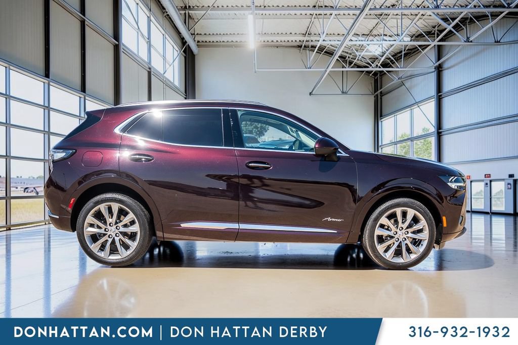 Used 2022 Buick Envision Avenir w/ Premium Seat Package FWD image 32
