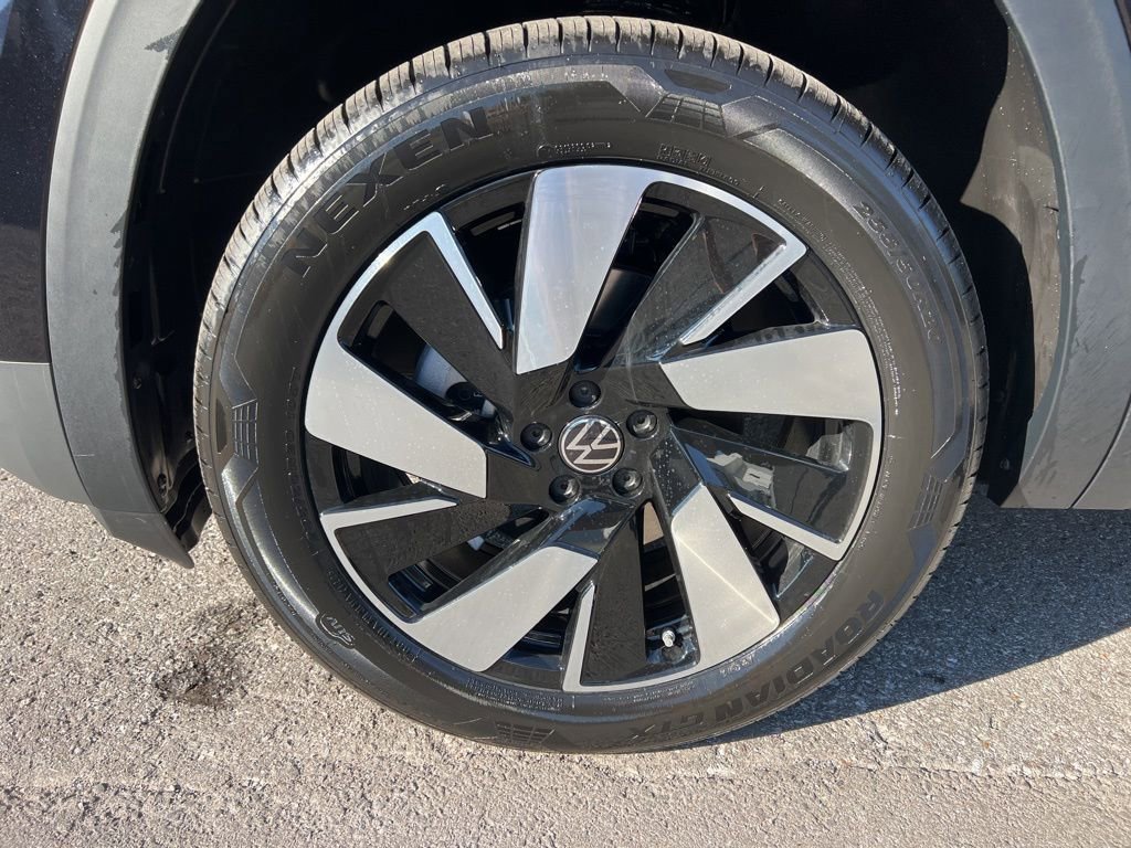 New 2026 Volkswagen Atlas Cross Sport SE image 7