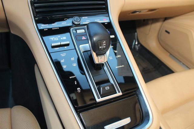 Used 2019 Porsche Panamera 4 image 16