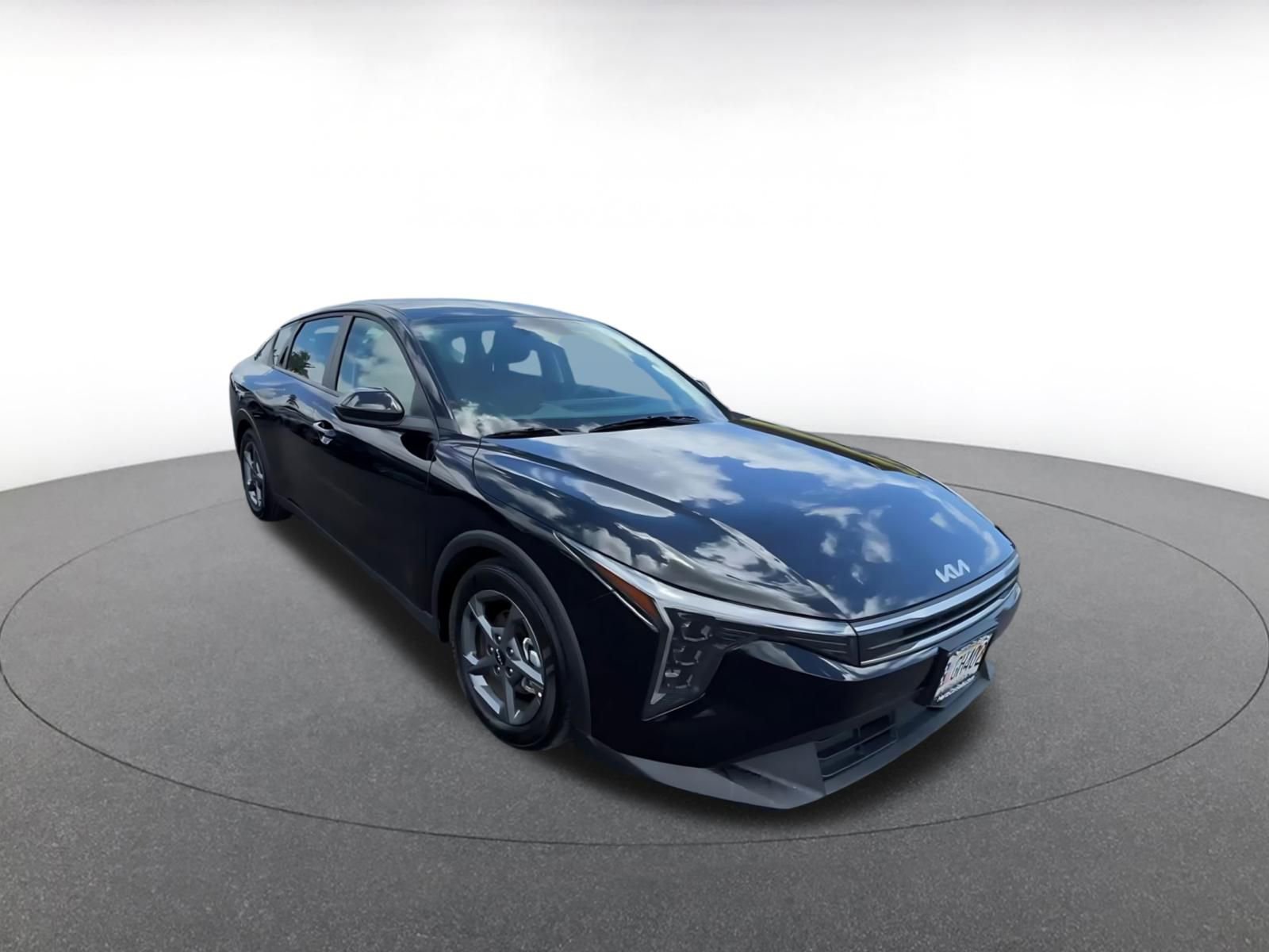 Used 2025 Kia K4 FWD image 3