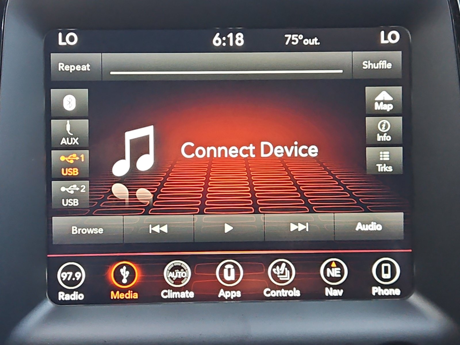 Used 2018 Dodge Durango R/T w/ Technology Group AWD/4WD image 23