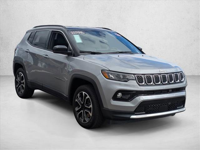Used 2024 Jeep Compass Limited image 3