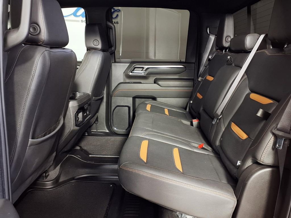 Used 2024 GMC Sierra 2500 AT4 w/ AT4 Premium Plus Package image 9