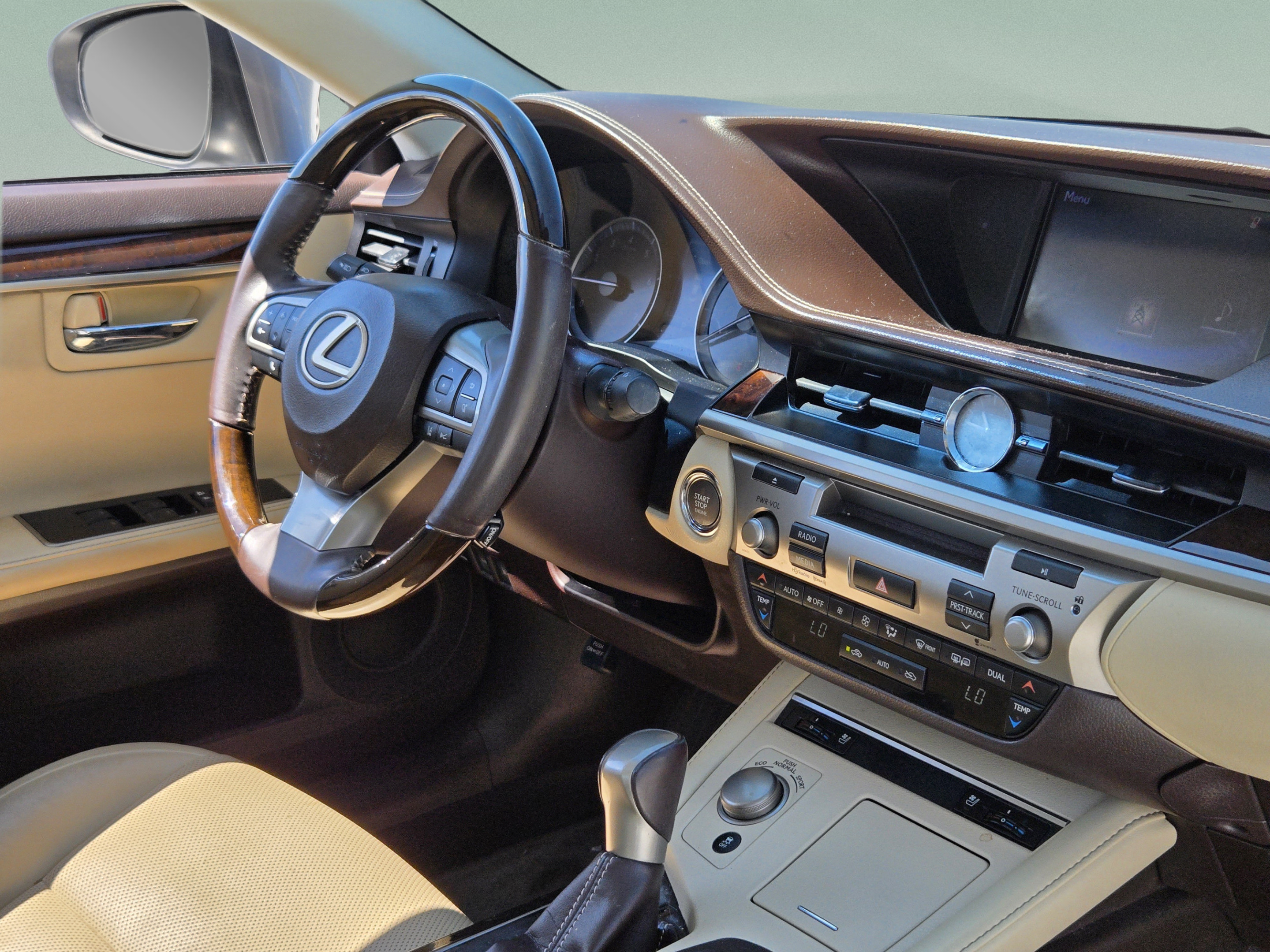 Used 2016 Lexus ES 350 w/ Premium Package w/Wood Trim FWD image 27