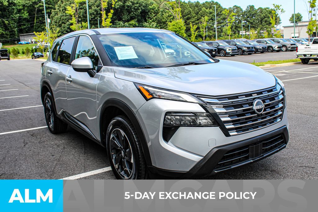 Used 2024 Nissan Rogue SV AWD/4WD image 3
