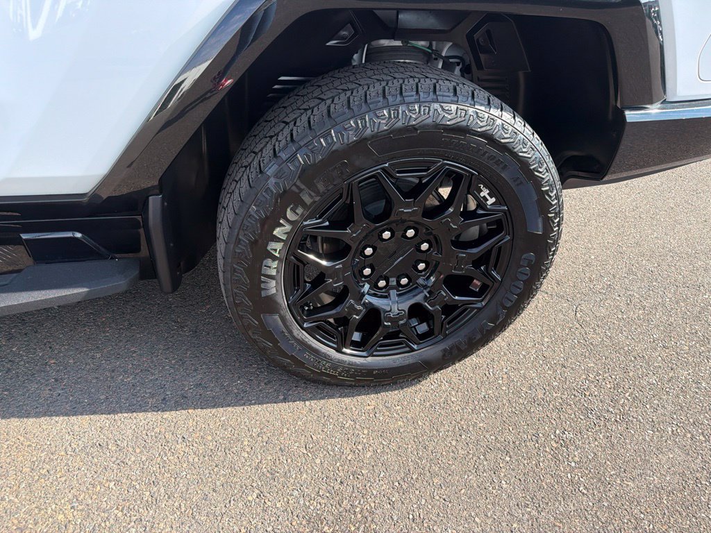 Used 2025 GMC Hummer EV 2X w/ LPO, Dark Essentials Package AWD/4WD image 31