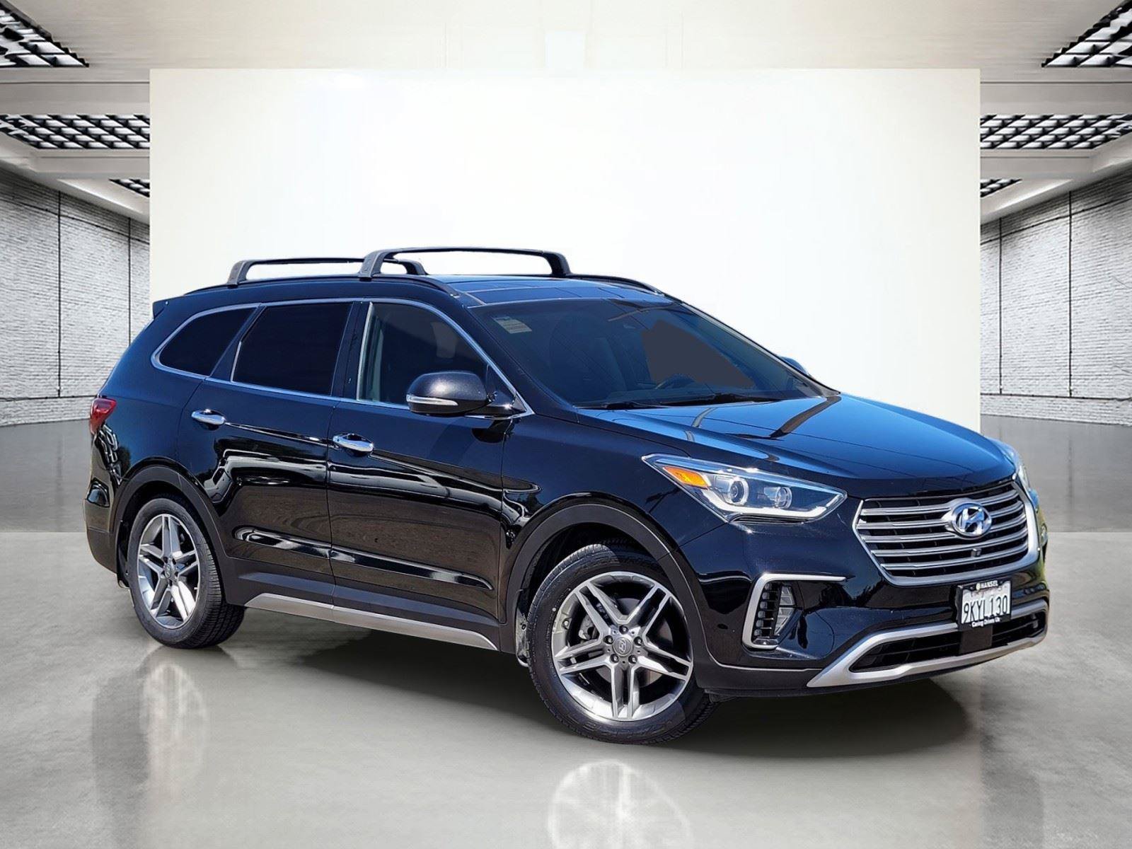 Used 2017 Hyundai Santa Fe Limited FWD image 2