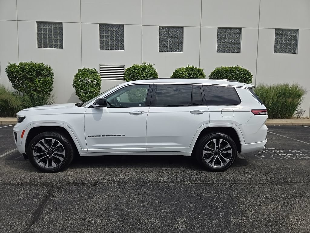 Used 2021 Jeep Grand Cherokee L Overland w/ Luxury Tech Group IV AWD/4WD image 5