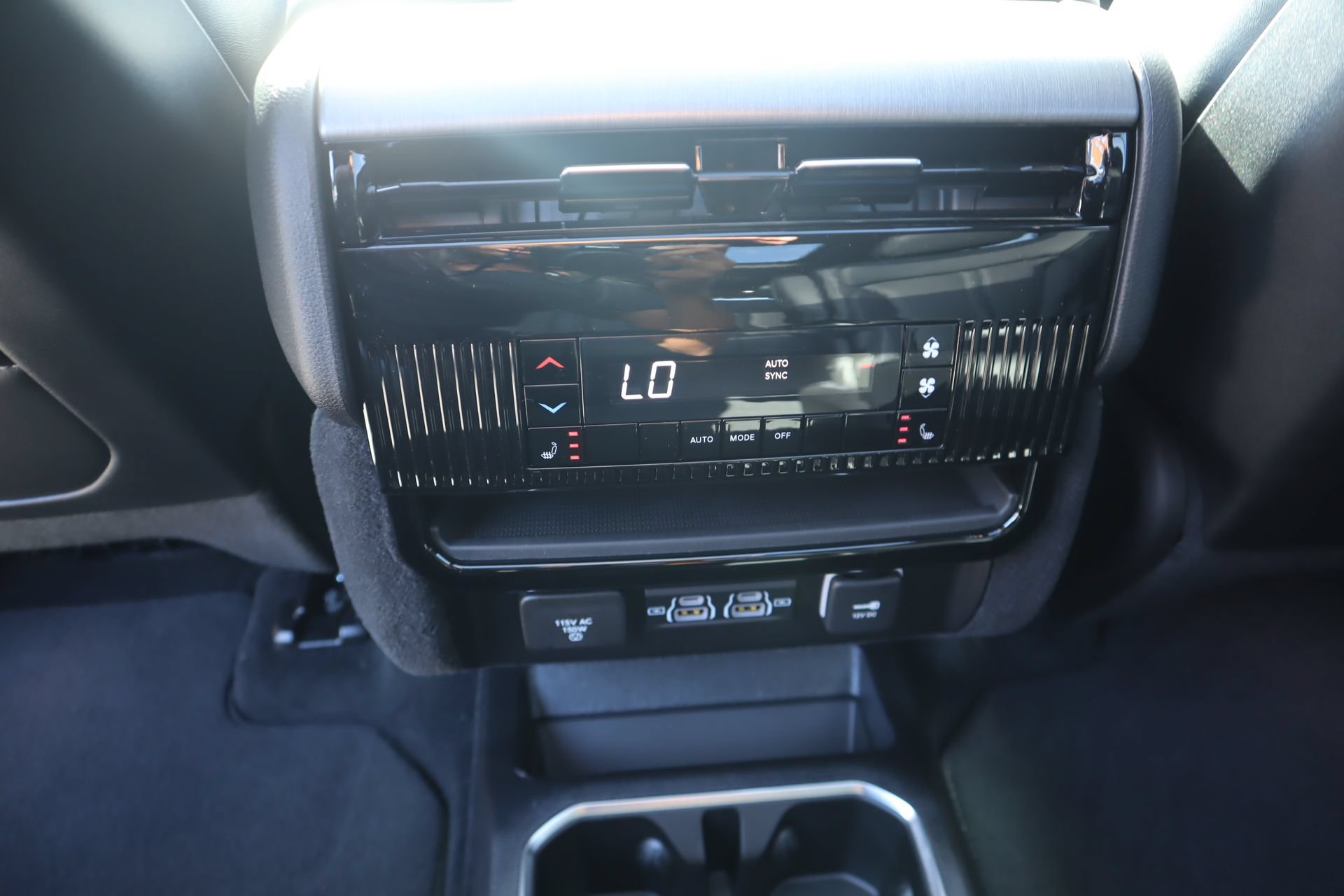 New 2026 Jeep Grand Wagoneer L Limited AWD/4WD image 17