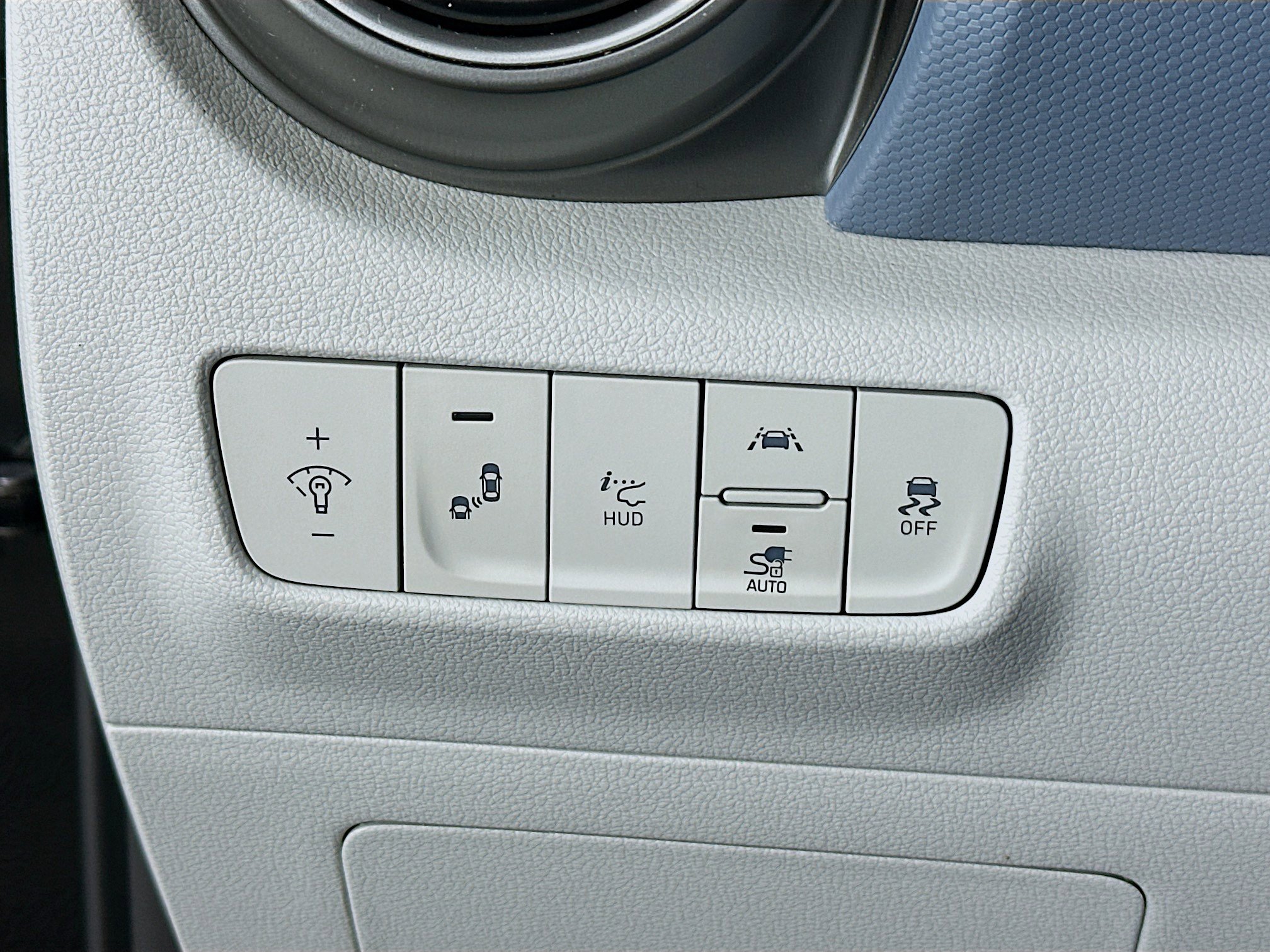 Used 2021 Hyundai Kona Ultimate w/ Cargo Package image 17