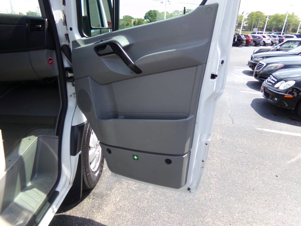 Used 2014 Mercedes-Benz Sprinter 2500 image 20