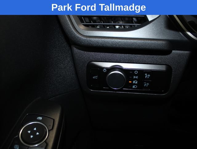 Used 2022 Ford Escape SE w/ SE Sport Appearance Package AWD/4WD image 18