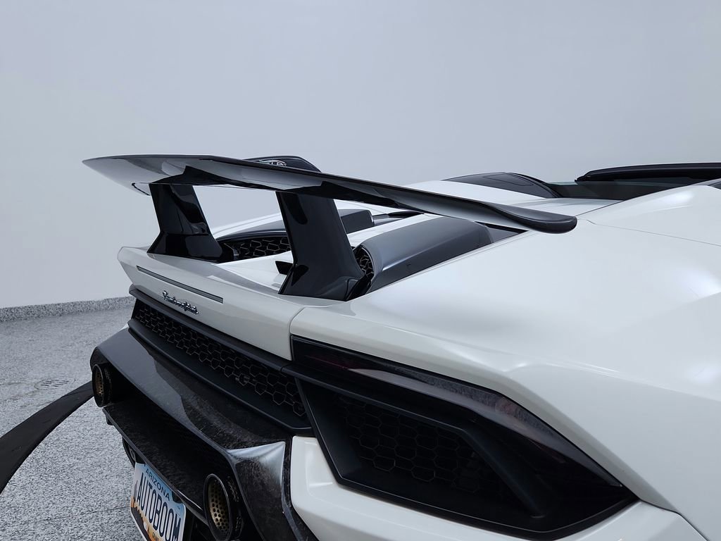 Used 2019 Lamborghini Huracan Performante image 37