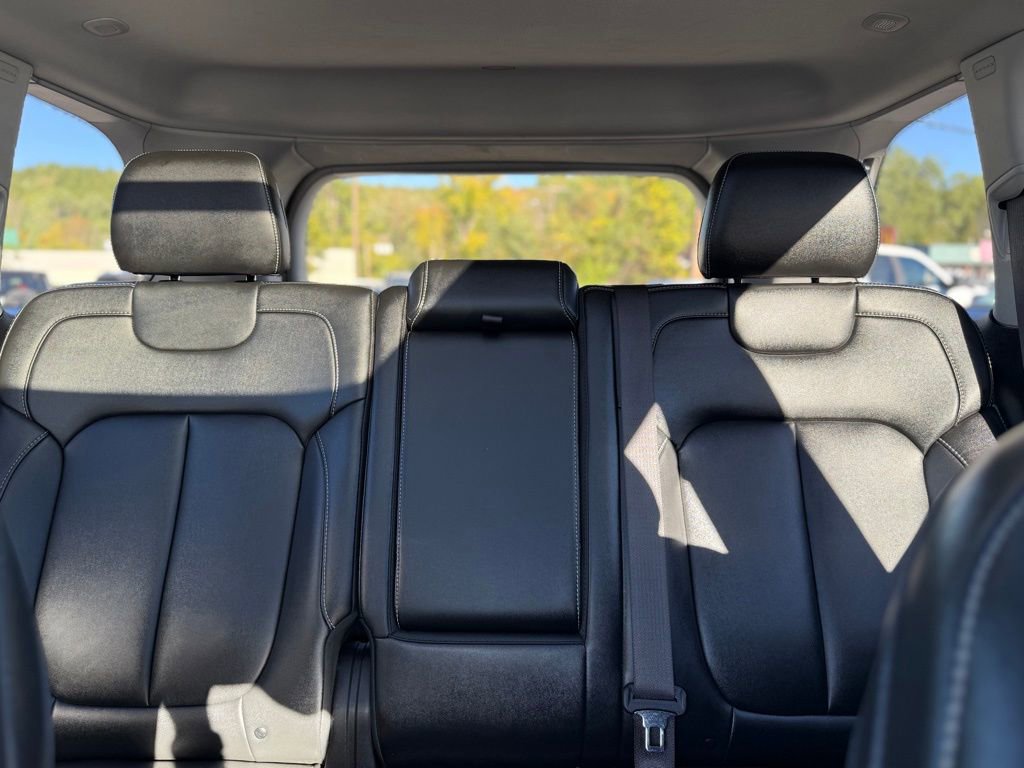 Used 2024 Jeep Grand Cherokee Laredo image 23