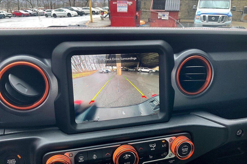 Used 2022 Jeep Gladiator Mojave w/ LED Lighting Group AWD/4WD image 9