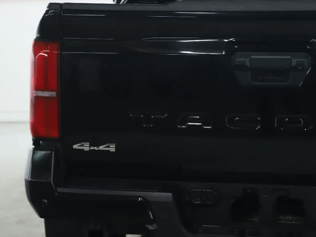 Certified 2024 Toyota Tacoma SR5 AWD/4WD image 44