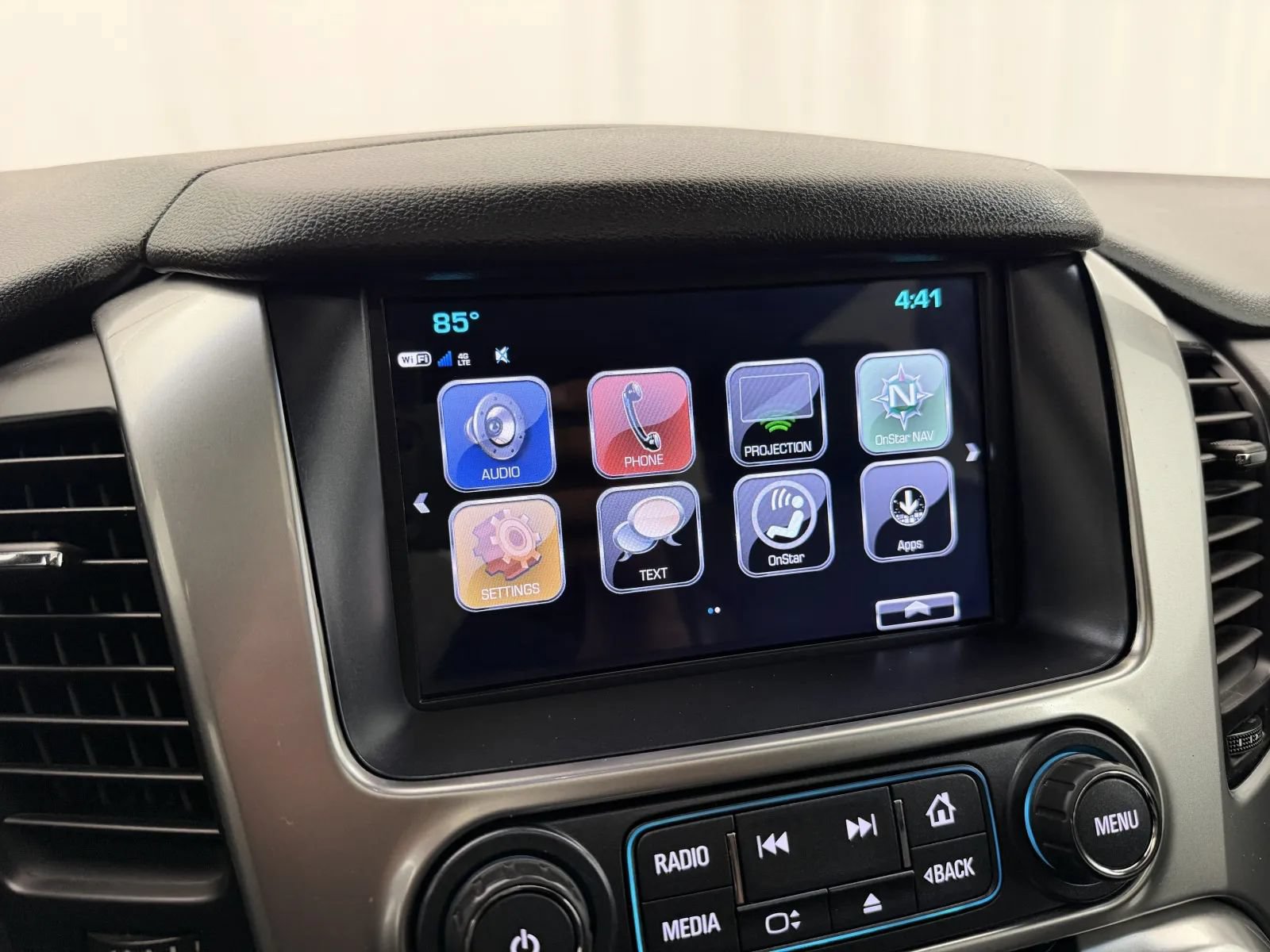 Used 2018 Chevrolet Suburban LT AWD/4WD image 21