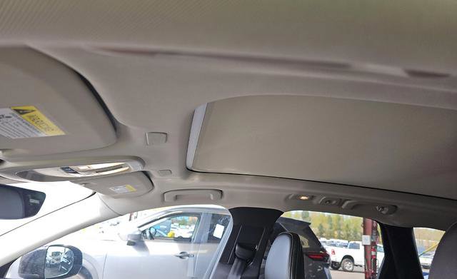Used 2024 Volvo XC60 B5 Core AWD/4WD image 12