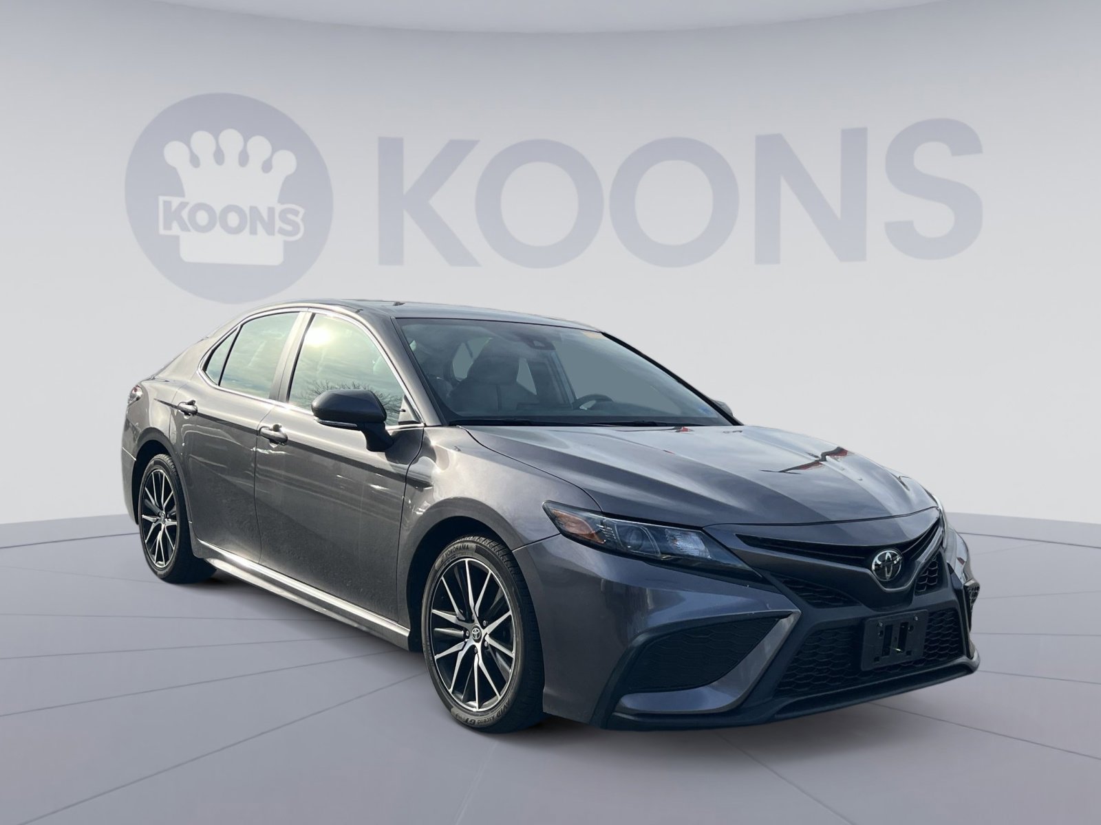 Used 2024 Toyota Camry SE image 10