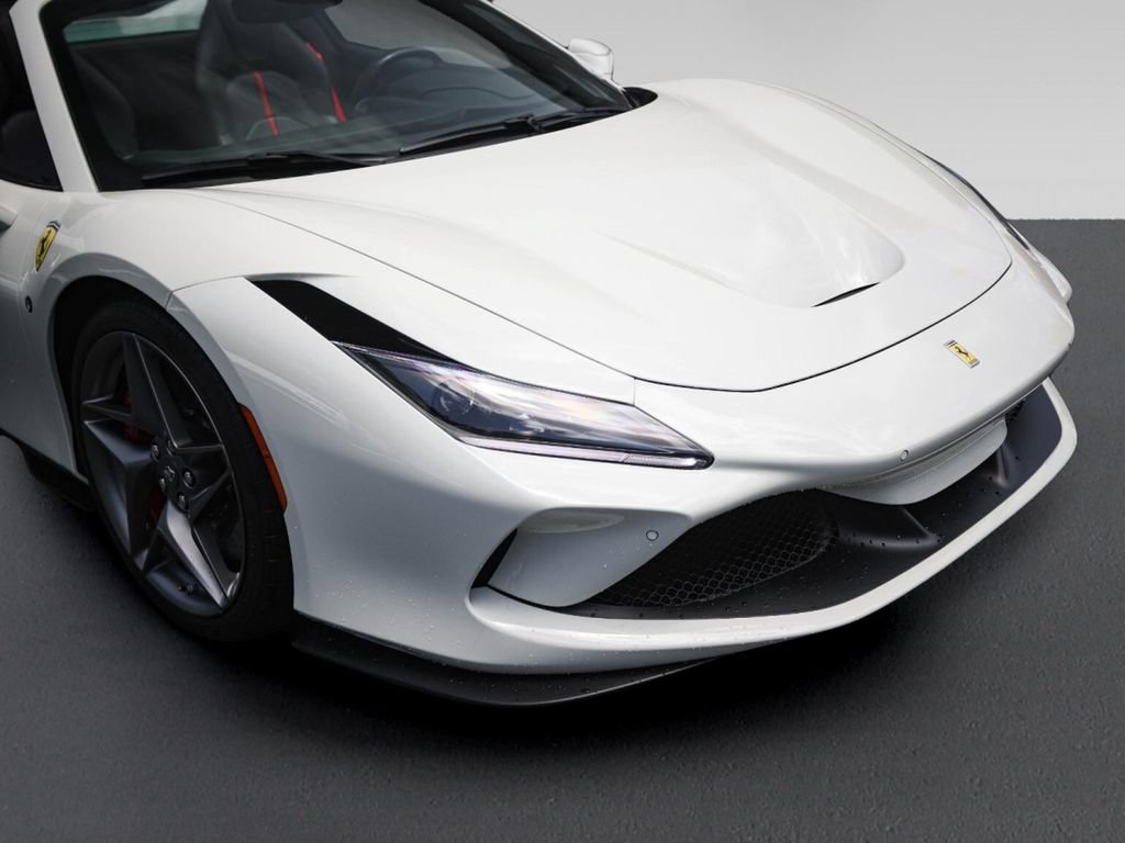 Used 2021 Ferrari F8 Tributo RWD image 12