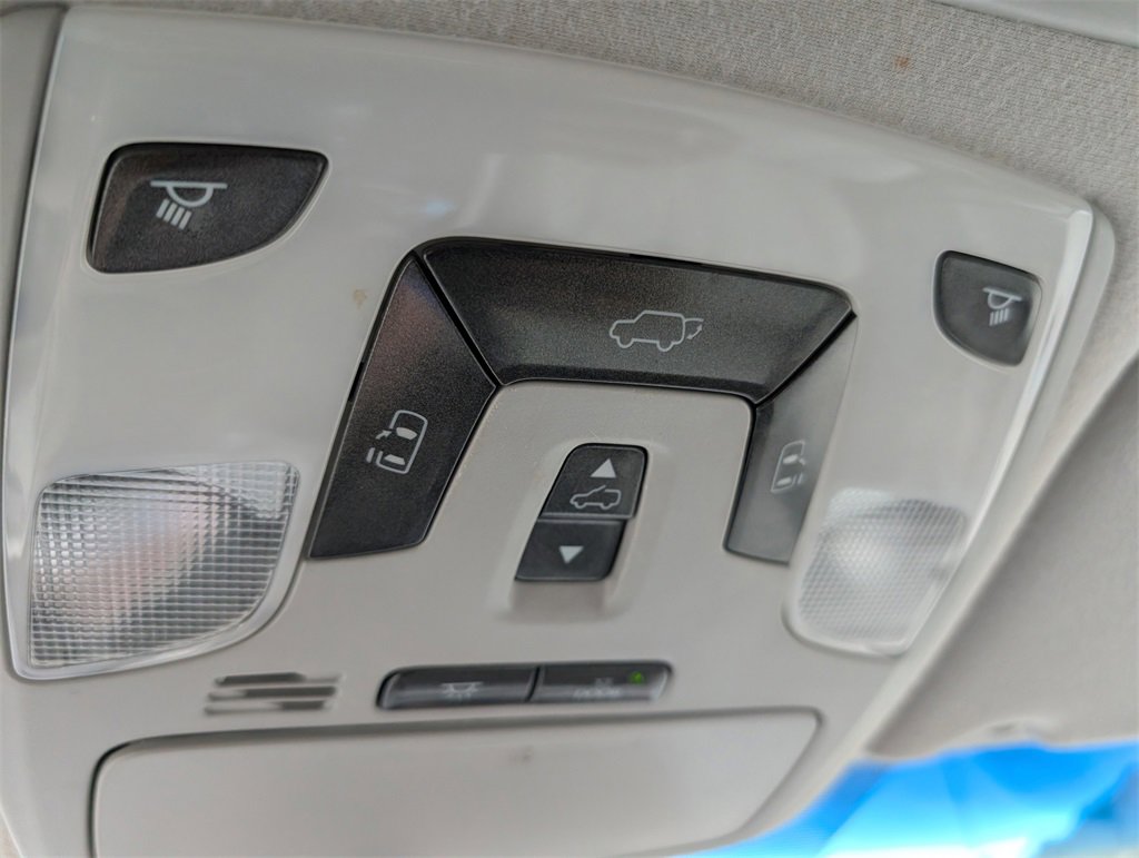 Used 2013 Toyota Sienna XLE image 11