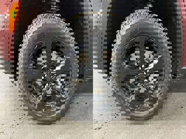 Used 2025 Jeep Grand Cherokee L Limited w/ Black Appearance Package image 34