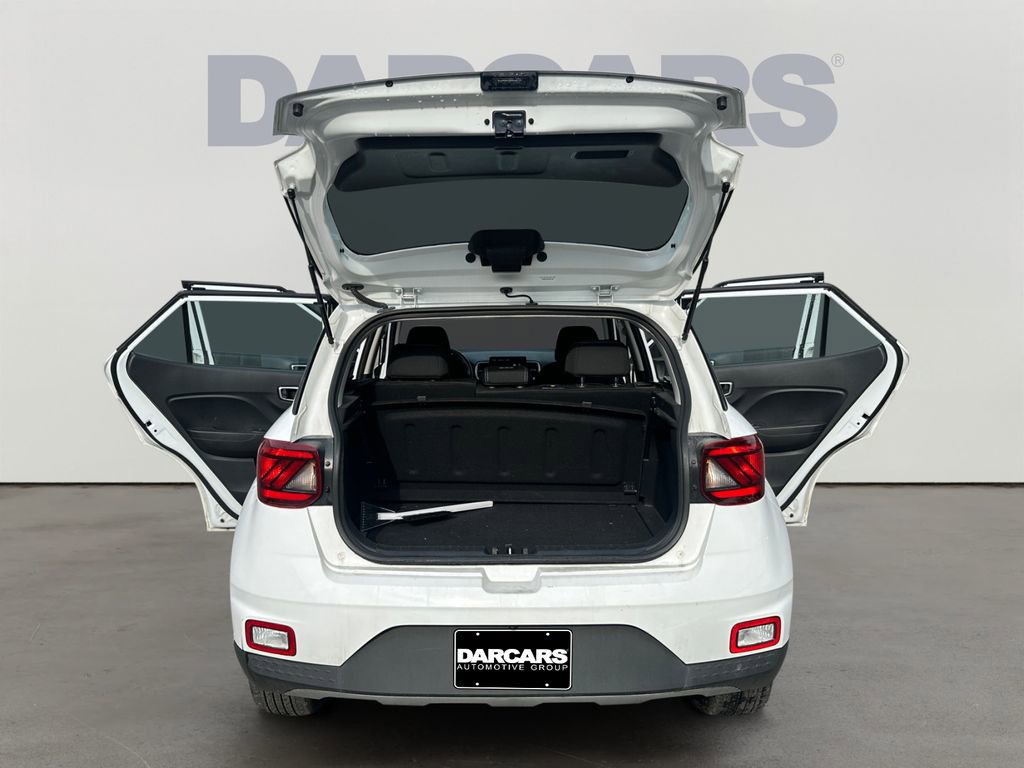 Used 2025 Hyundai Venue SEL FWD image 28