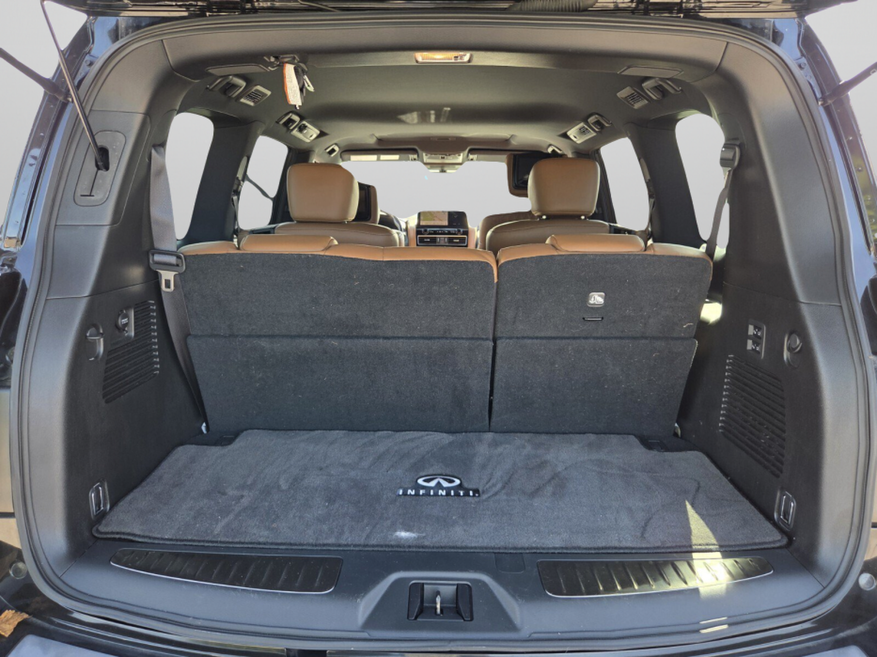 Used 2023 INFINITI QX80 Sensory w/ Cargo Package AWD/4WD image 30