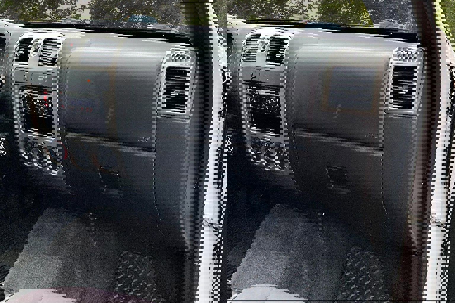 Used 2012 Chevrolet Colorado LT image 23