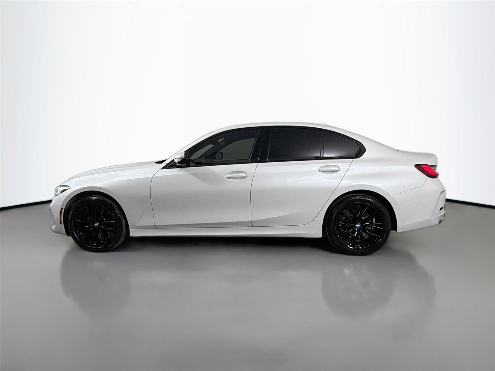 Certified 2023 BMW 330i xDrive Sedan AWD/4WD image 8