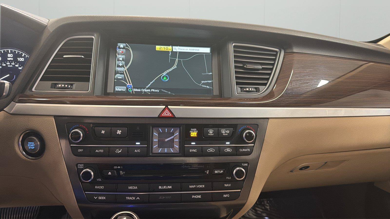 Used 2015 Hyundai Genesis 3.8 AWD/4WD image 17