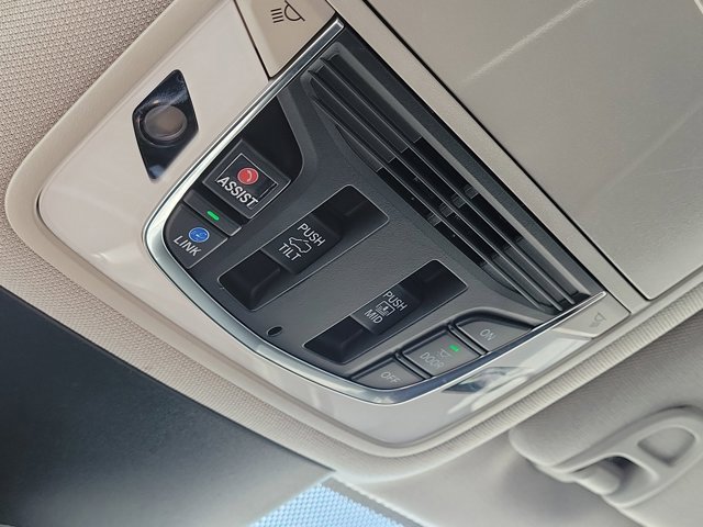 Certified 2023 Acura MDX FWD w/ Technology Package image 25