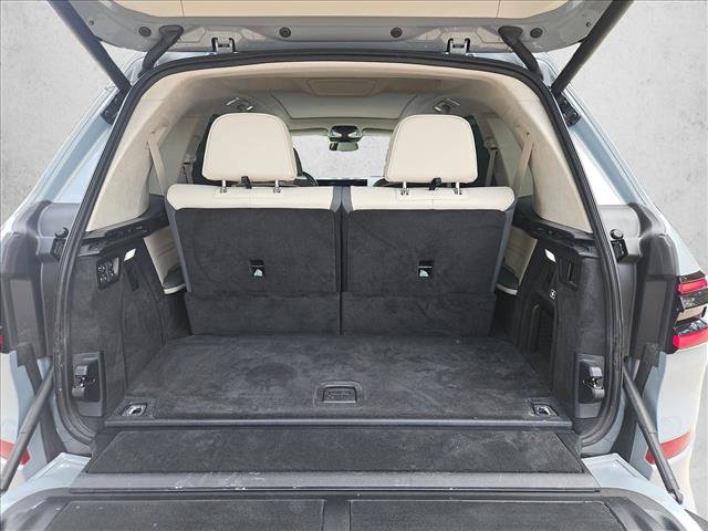 Used 2025 BMW X7 M60i AWD/4WD image 6