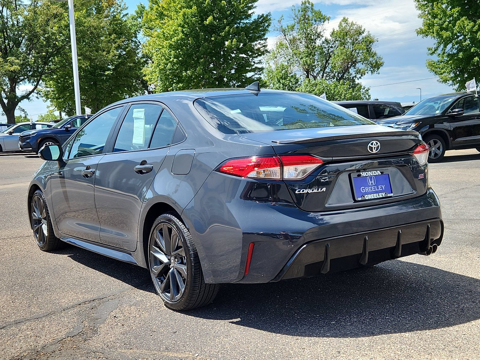 Used 2025 Toyota Corolla SE FWD image 3