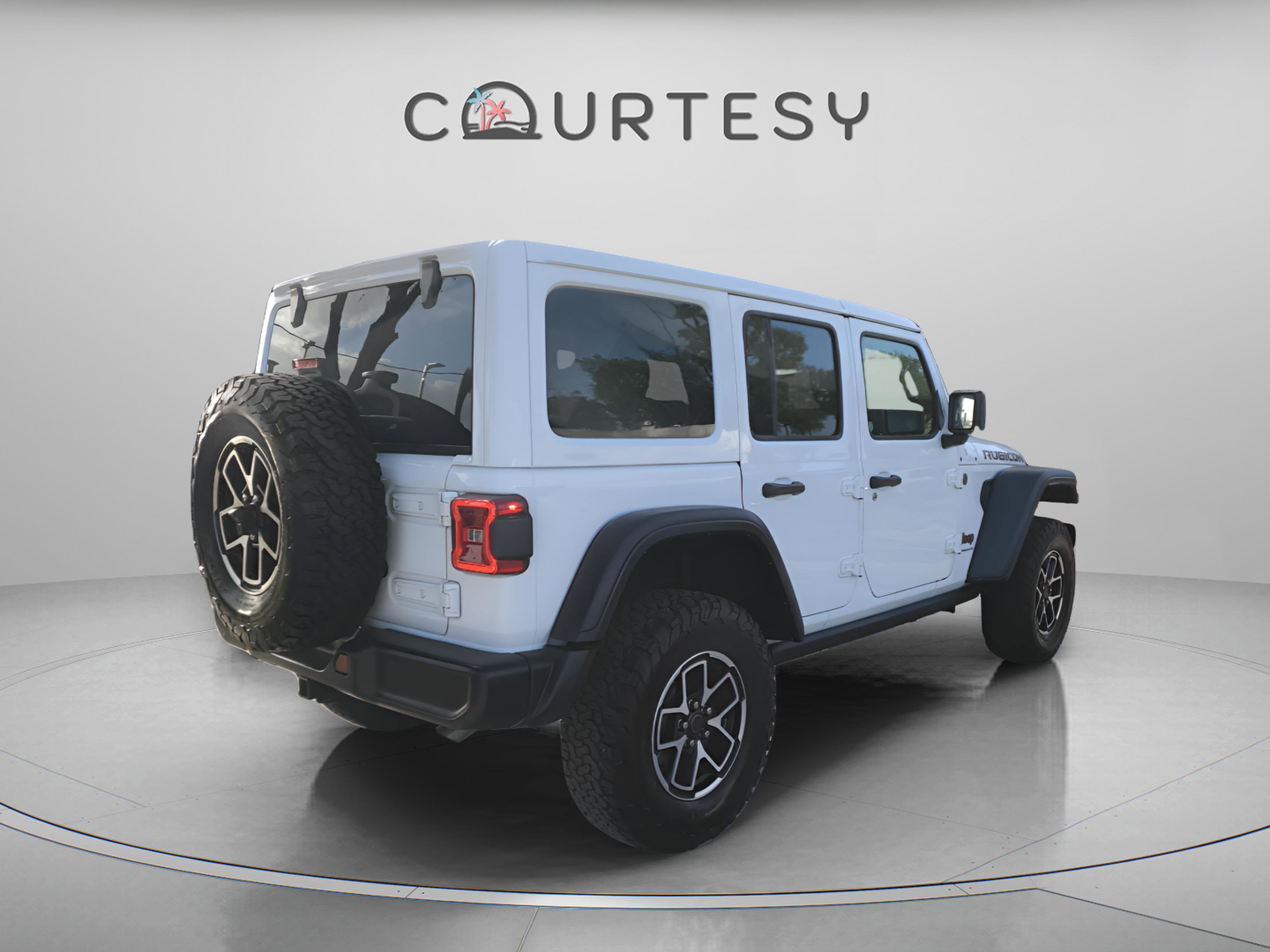 Used 2025 Jeep Wrangler Unlimited Rubicon w/ Convenience Group image 3