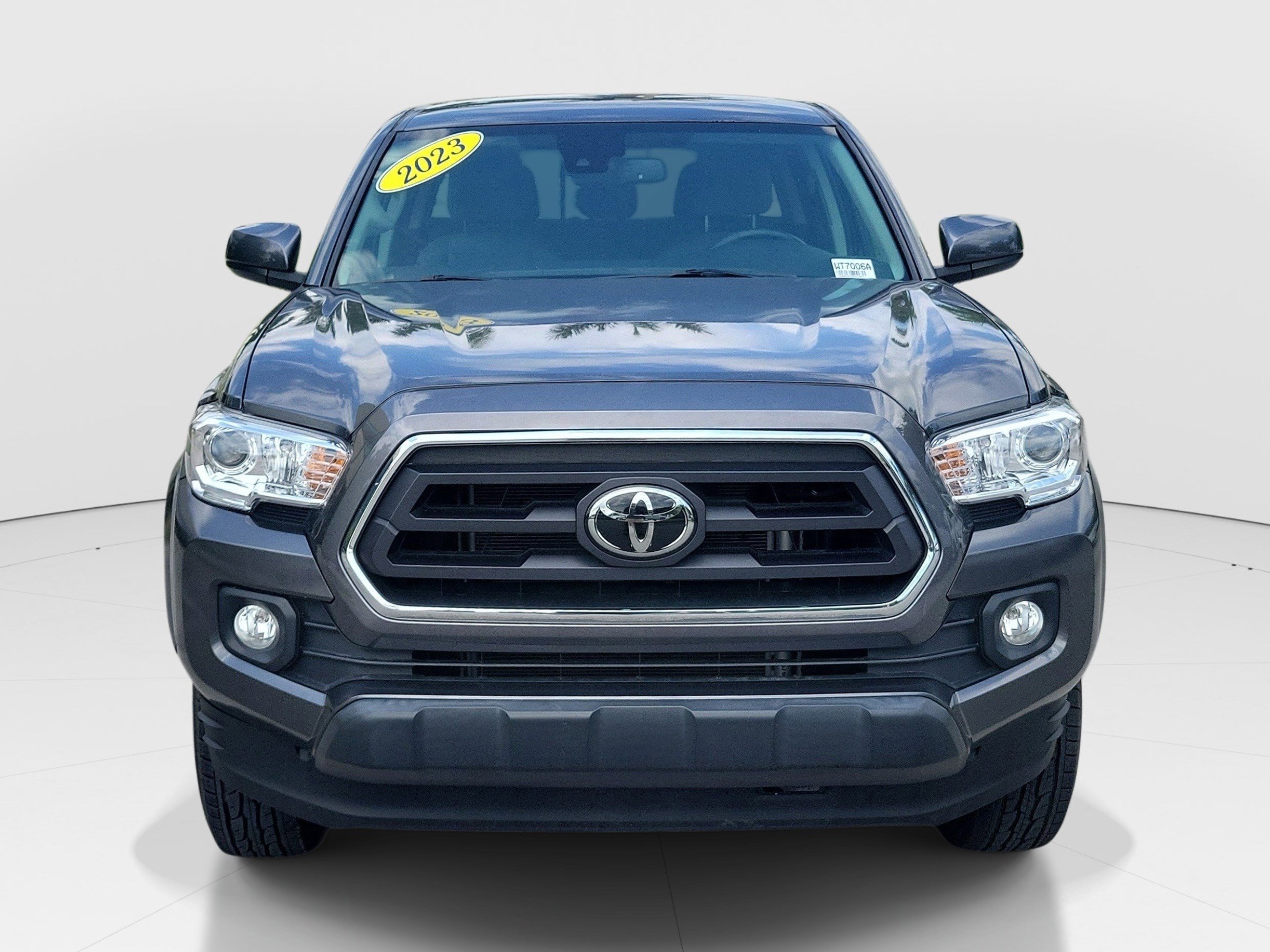 Used 2023 Toyota Tacoma SR5 RWD image 2
