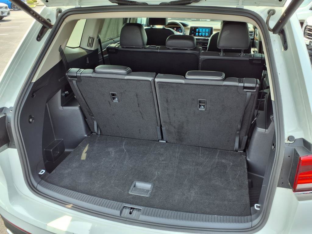 Used 2025 Volkswagen Atlas SE image 27