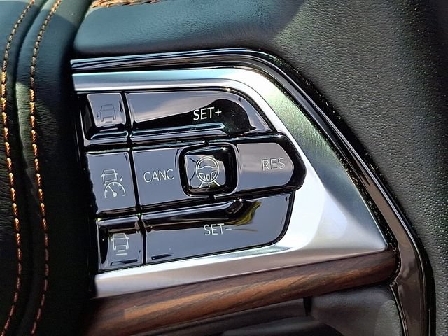 Used 2025 Jeep Grand Cherokee L Summit w/ Advanced Protech Group IV AWD/4WD image 23