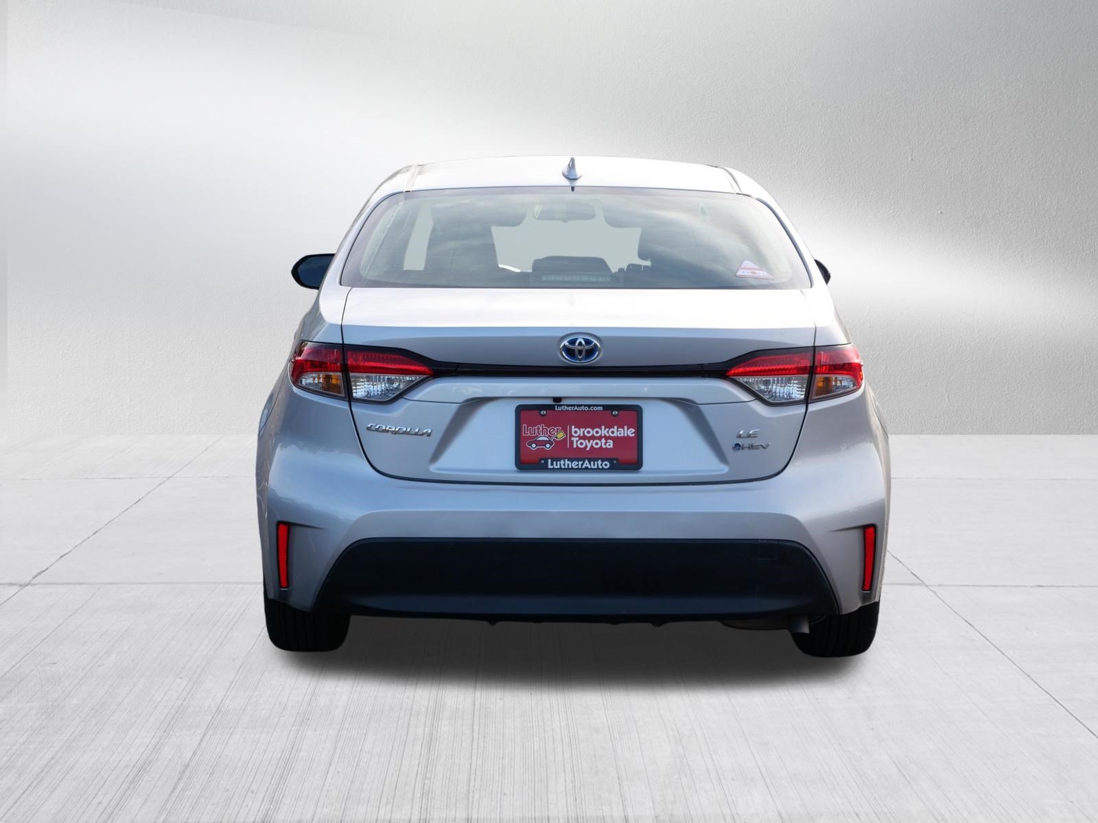 Certified 2025 Toyota Corolla LE FWD image 4
