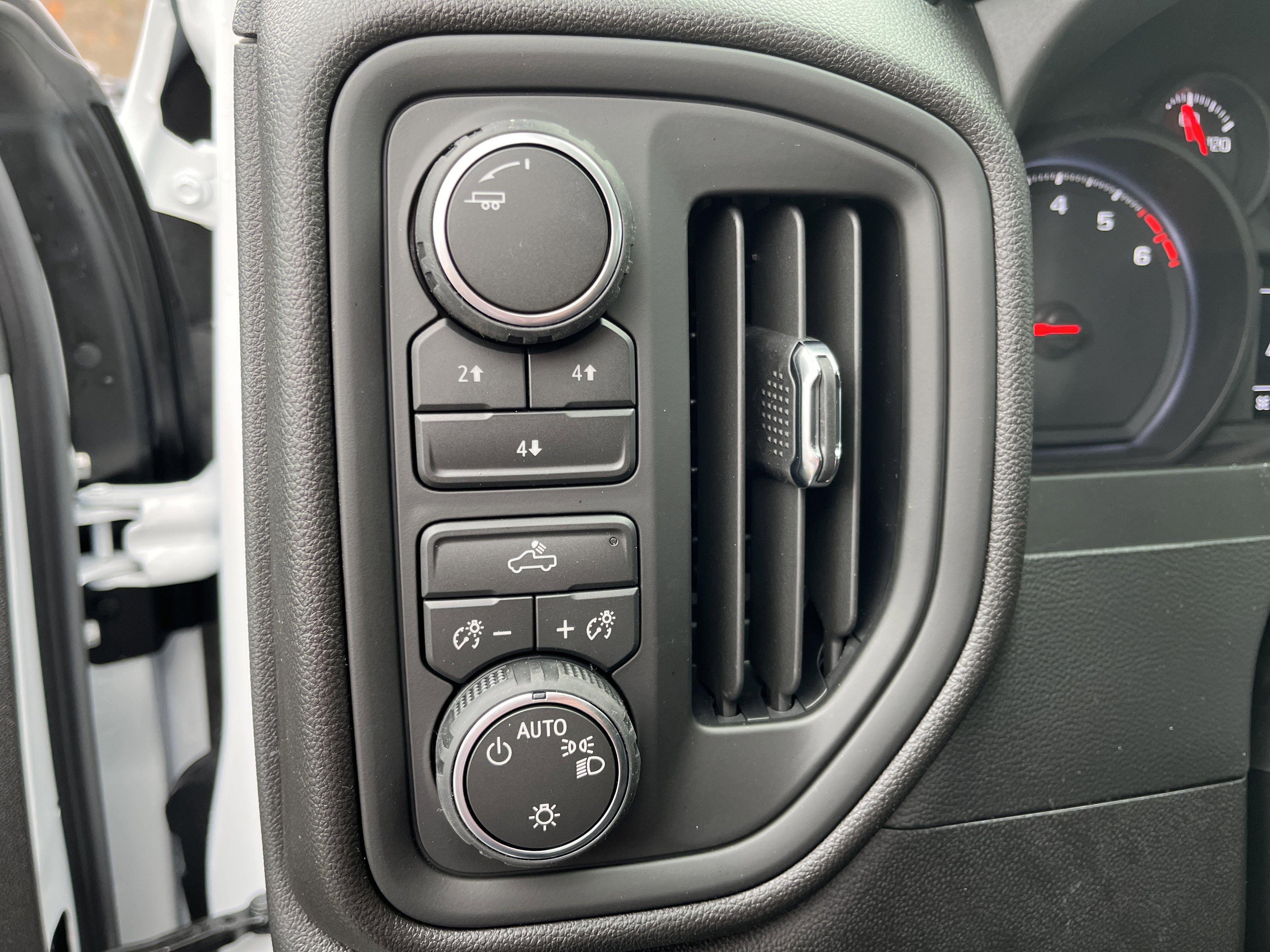 New 2026 Chevrolet Silverado 2500 Custom w/ Custom Convenience Package image 32