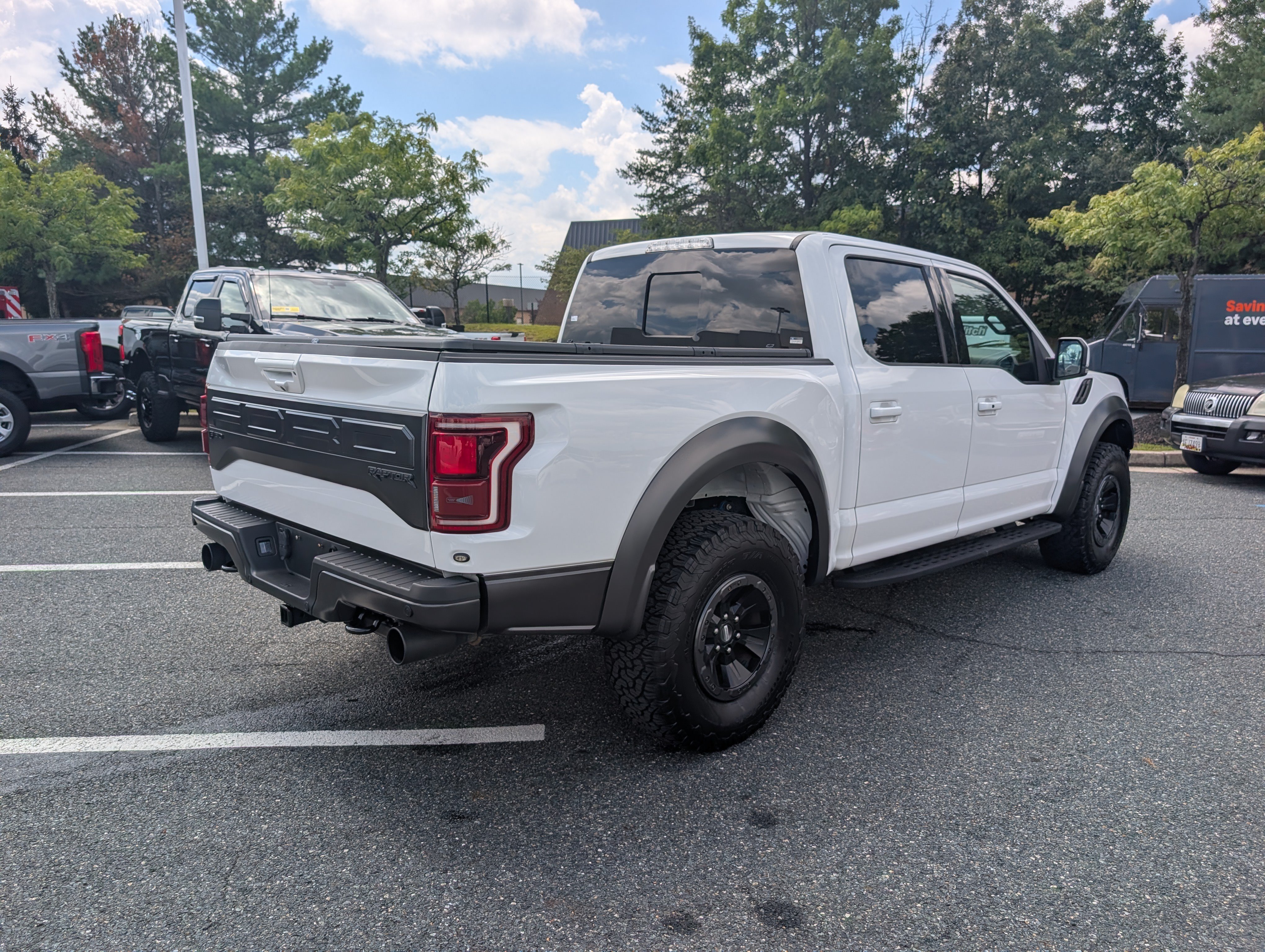 Used 2018 Ford F150 Raptor w/ Equipment Group 802A Luxury AWD/4WD image 3