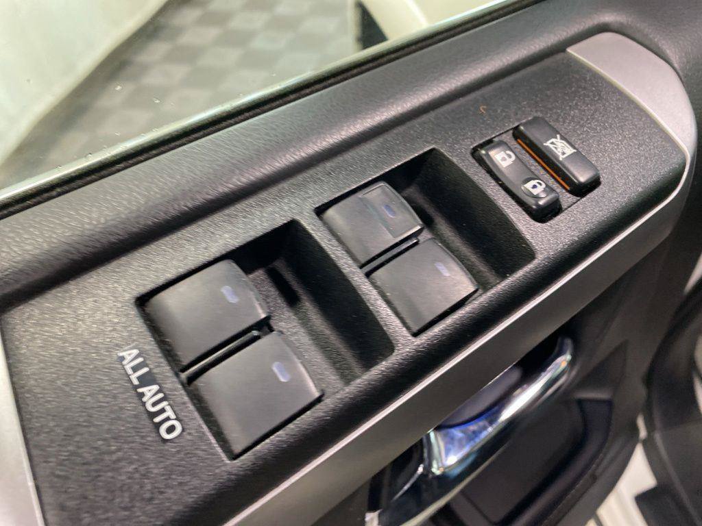 Used 2021 Toyota 4Runner Limited AWD/4WD image 22