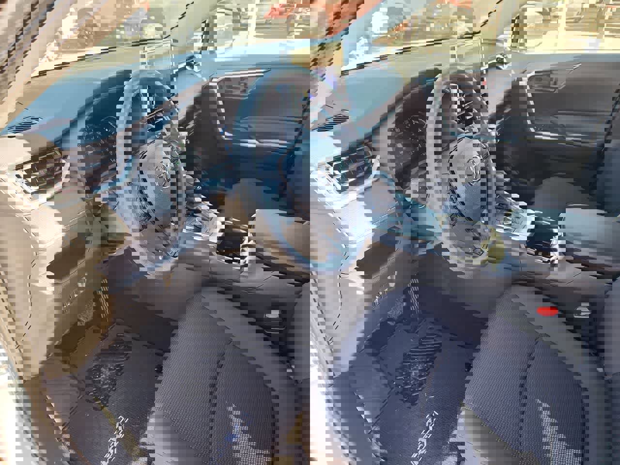 Used 2025 Toyota RAV4 LE image 10