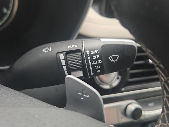 Used 2023 Genesis G70 2.0T w/ Sport Prestige Package RWD image 38