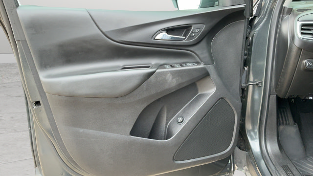 Used 2020 Chevrolet Equinox LT FWD image 18