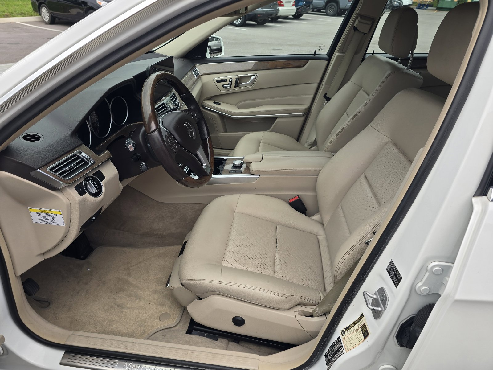 Used 2014 Mercedes-Benz E 250 BlueTEC 4MATIC Sedan image 9