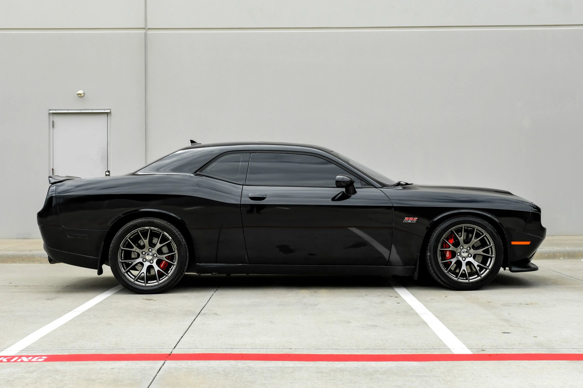 Used 2015 Dodge Challenger SRT w/ Technology Group RWD image 11
