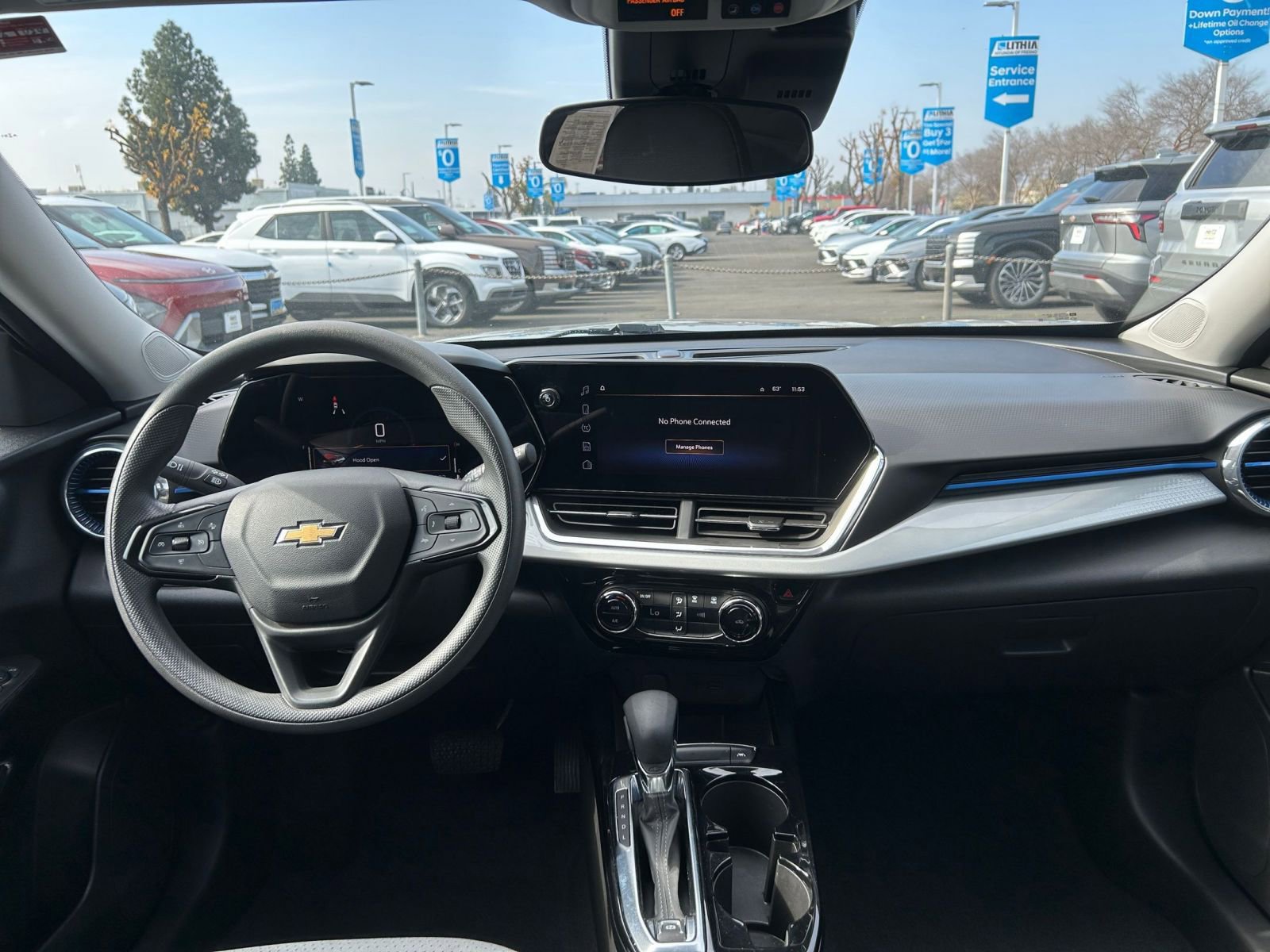 Used 2025 Chevrolet Trax LT image 32